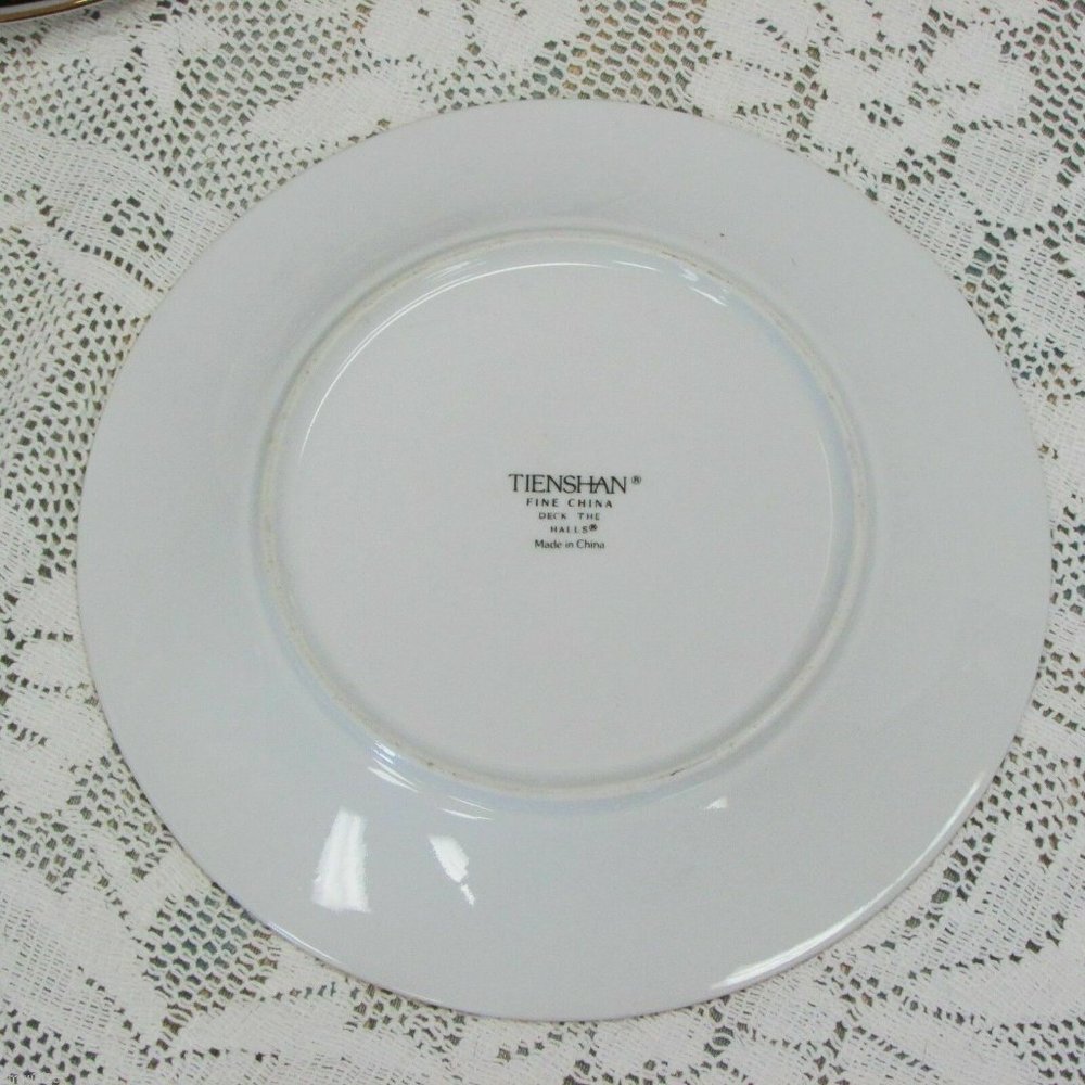 5 Christmas Salad or Cake Plates Tienshan Fine China DECK THE HALLS 7.5" Floral - Picture 5 of 6